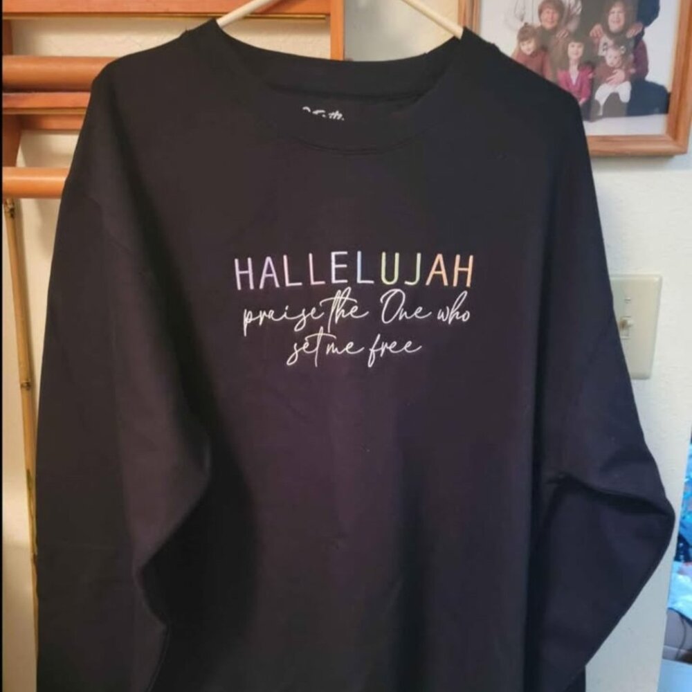 Ladies Size XL Love In Faith Sweatshirt